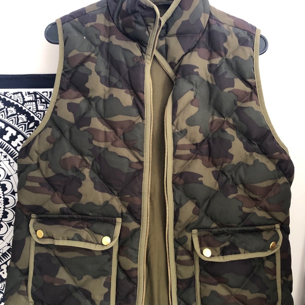 Jcrew camo puffer vest